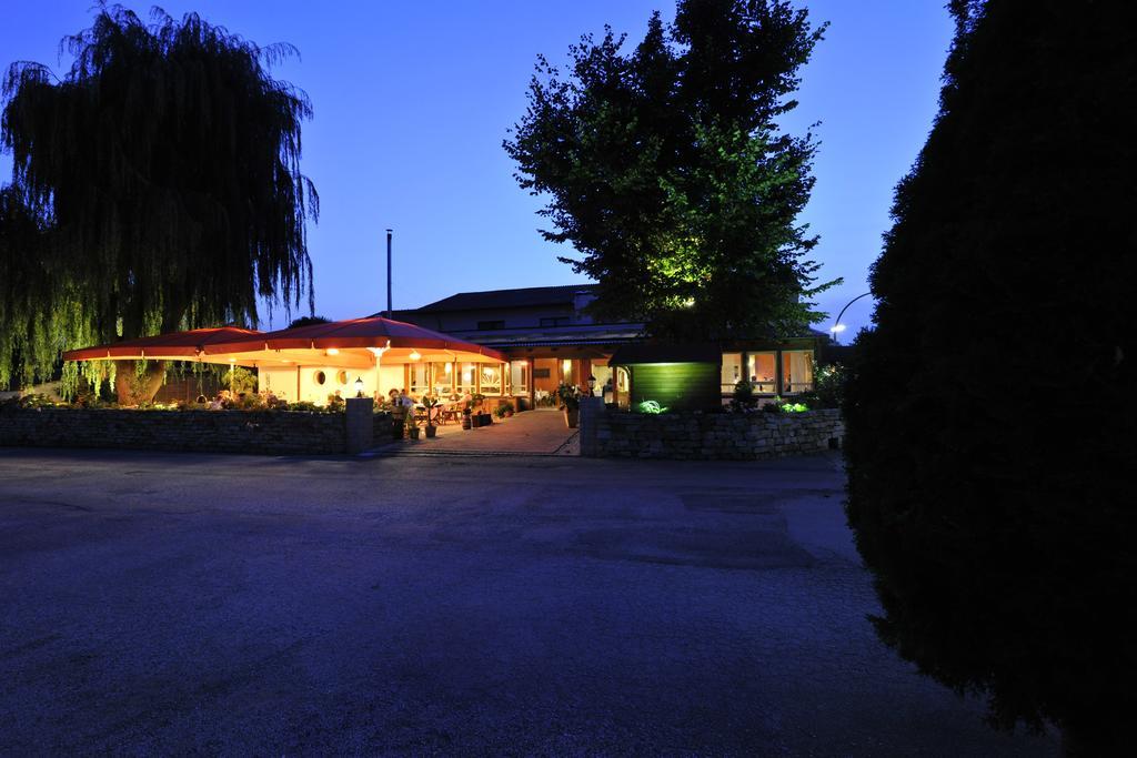 Hotel Dreimaedelhaus Espelkamp-Mittwald ภายนอก รูปภาพ