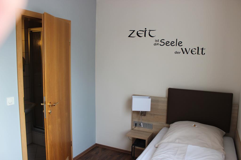 Hotel Dreimaedelhaus Espelkamp-Mittwald ภายนอก รูปภาพ