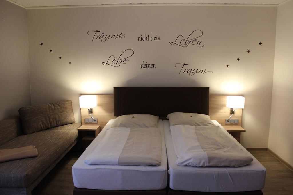 Hotel Dreimaedelhaus Espelkamp-Mittwald ภายนอก รูปภาพ