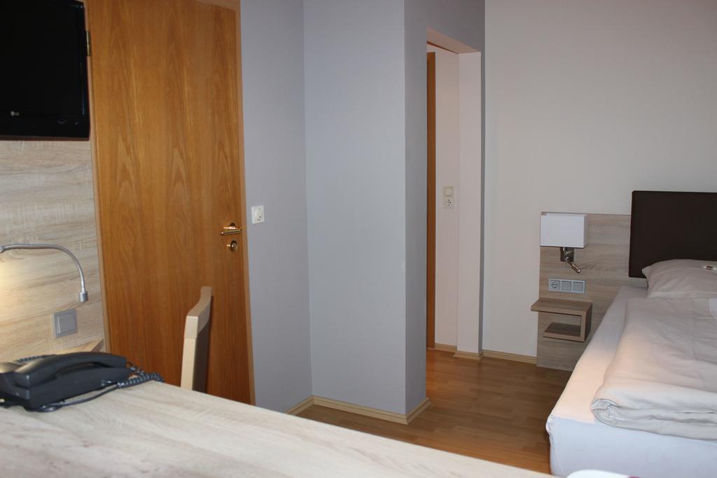 Hotel Dreimaedelhaus Espelkamp-Mittwald ภายนอก รูปภาพ