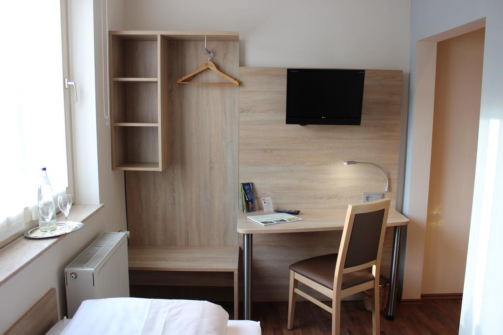 Hotel Dreimaedelhaus Espelkamp-Mittwald ภายนอก รูปภาพ