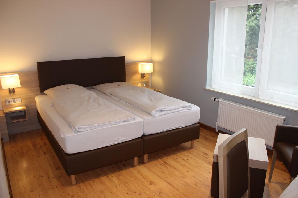 Hotel Dreimaedelhaus Espelkamp-Mittwald ภายนอก รูปภาพ