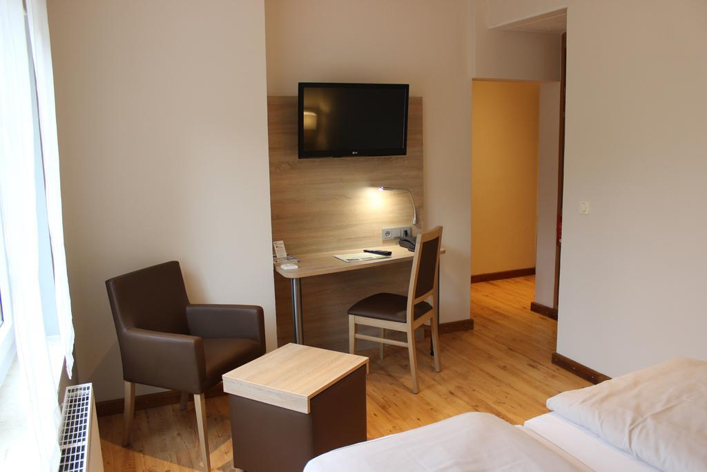 Hotel Dreimaedelhaus Espelkamp-Mittwald ภายนอก รูปภาพ