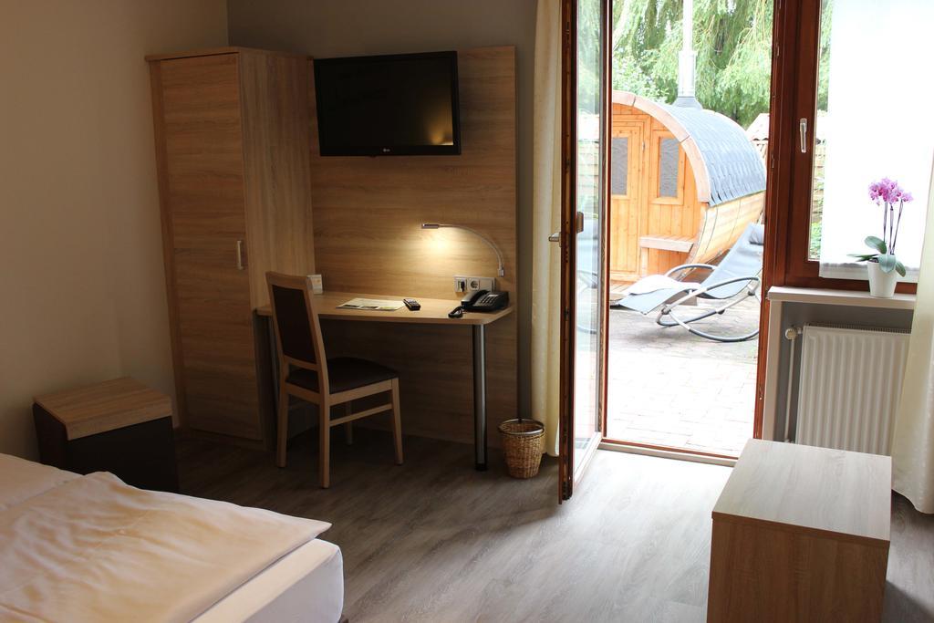 Hotel Dreimaedelhaus Espelkamp-Mittwald ภายนอก รูปภาพ